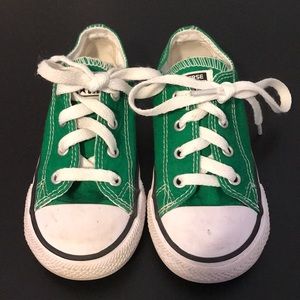 Boys converse sneakers size 8